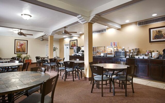 Studio 6 Suites - Dallas, TX - Downtown