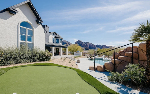 Majestic Mountain Mansion-pool -spa & Guest House