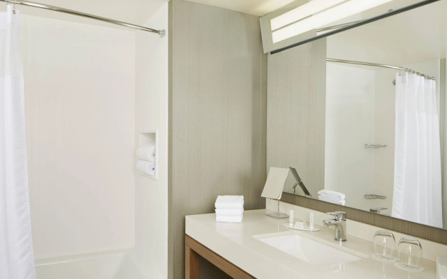 Courtyard by Marriott Lake George