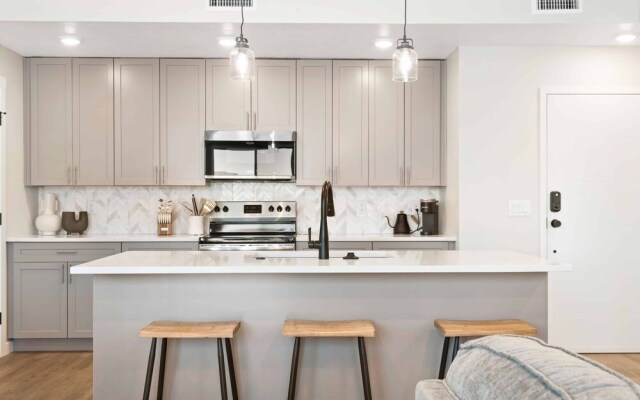 Lagoon Breeze 2 Bedroom Condo