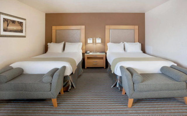 Holiday Inn Express Monterey-Cannery Row by IHG