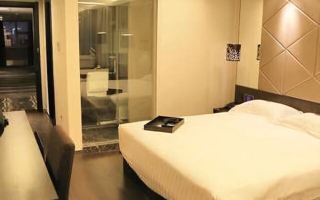 Orange Hotel Select