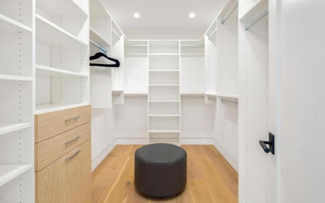 Curson Modern