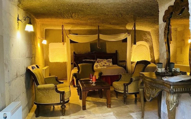 Ela cave house