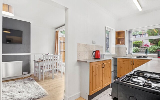 4 Bedroom House located near BHX & NEC