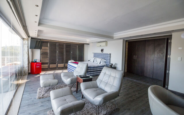 Head over Hills Luxury Retreat