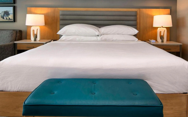 Inn at the Pier Pismo Beach, Curio Collection by Hilton