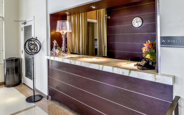 Hilton Vacation Club Crescent on South Beach Miami