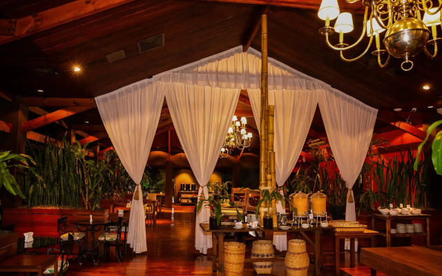 Raices Esturion Hotel