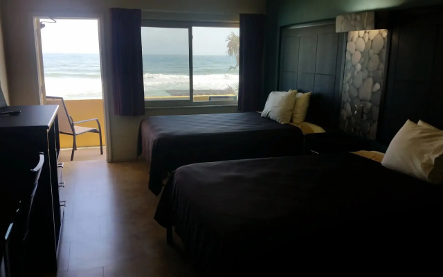 Driftwood Beach Motel