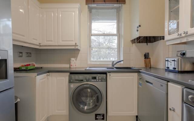 2 Bedroom Apartment in Wapping