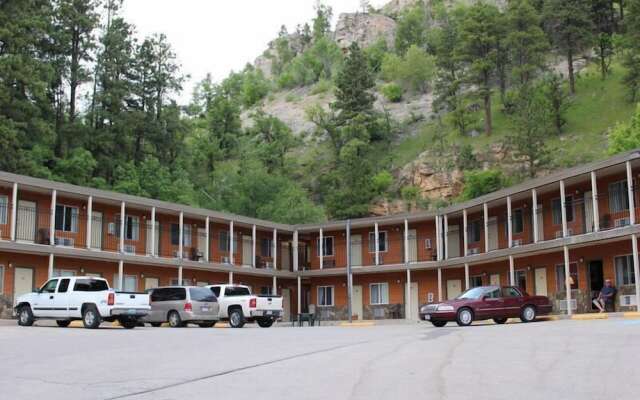 Deadwood Station Bunkhouse