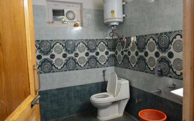 Hotel Neelgiri - Manali Diaries