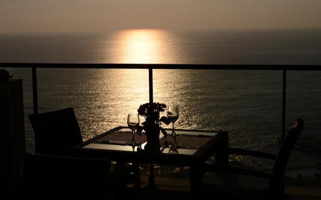 Raouche Arjaan by Rotana Hotel