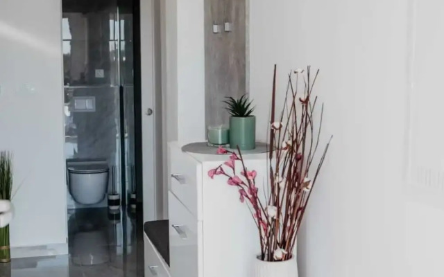 Modern Seget Vranjica Apartment With Terrace