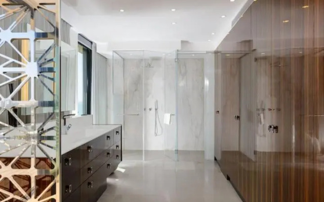 American Colony - 300 sqm Sea View by HolyGuest