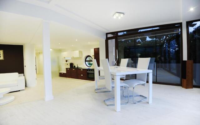 Feel Good Penthouse With Jacuzzi