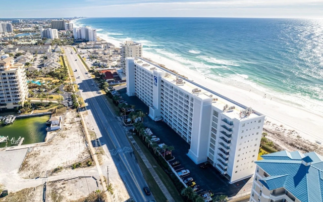 Oceania 807 3 Bedroom Condo by RedAwning
