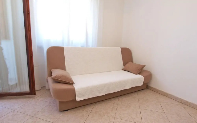 Apartment 909