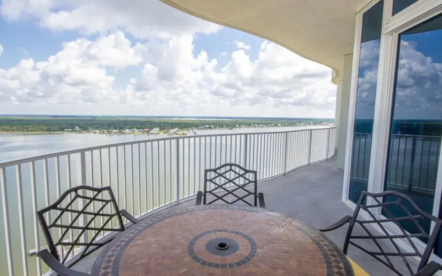Bel Sole Penthouse 1801 - 4 Br condo
