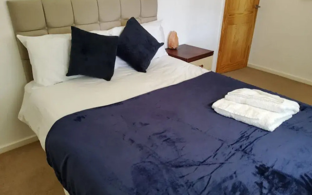 Charming 2-bed Apartment Located in Elham Norwich