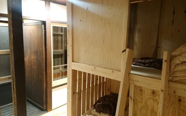 Guesthouse Tenmaya - Hostel