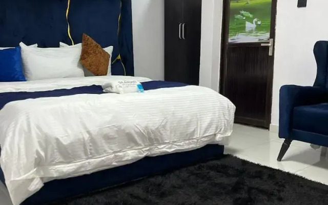 Glandov Suites and Apartment