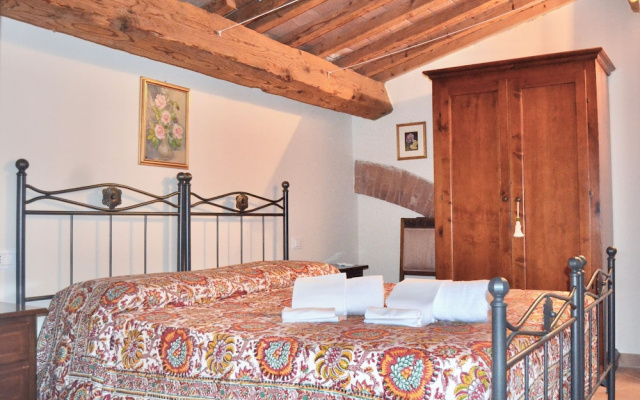 Residence with swimming pool in Campiglia Marittima