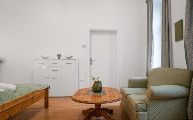 Elegant 2BR Apartment - near Bahnhof Wien Meidling