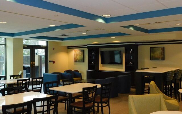 Best Western Plus Birmingham Inn & Suites