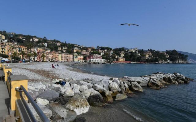 Una Finestra su Villa Durazzo by Wonderful Italy
