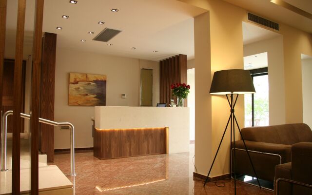 Alexakis Hotel & Spa