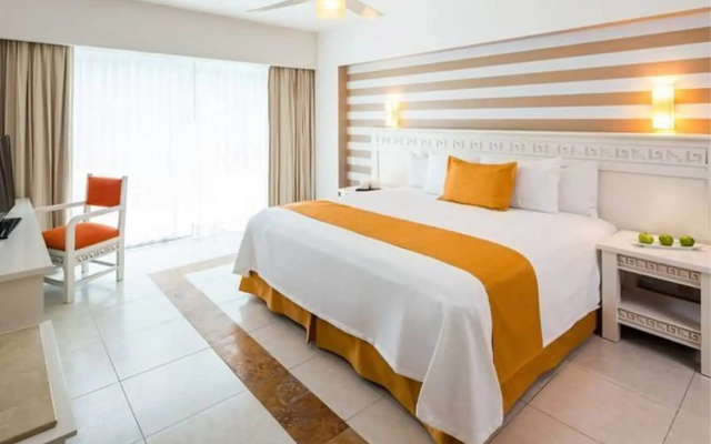 BlueBay Grand Esmeralda All Inclusive