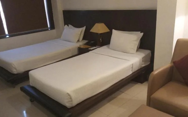17 Degrees Hotel
