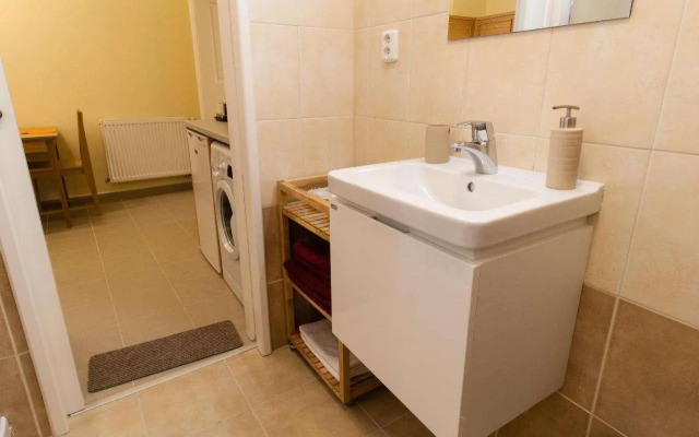 Karlova 25 Apartments