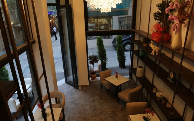 Fuga Hotel Constantinidis