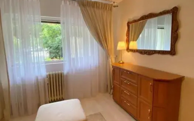 Lovely & quiet 1-bedroom condo with free parking