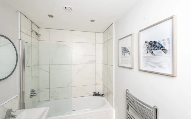 Free Parking, Balcony, Modern, 2 Bed, Citycentre