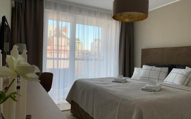 Central Point by Zoom Apartments