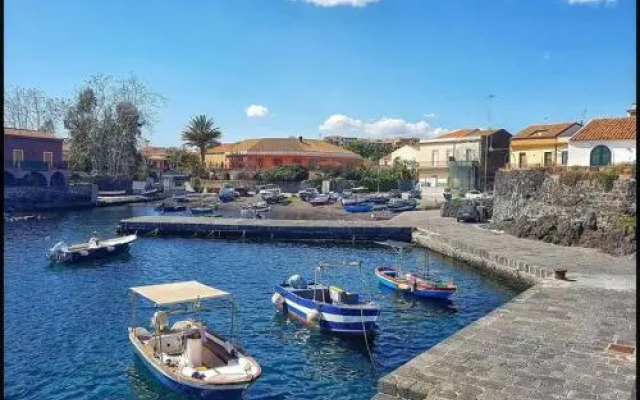 Cozy Apartment by the Sea
