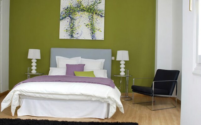 Puerta del Sol Stylish Aparments by Allô Housing