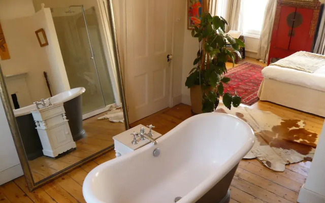 Exclusive North Kensington House
