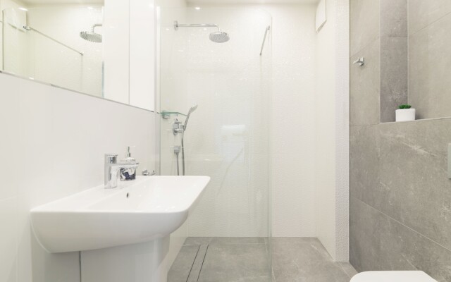 Luxury Apartments - Okrzei Residence