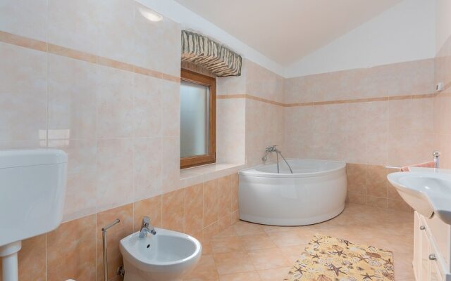 Traditional Stone Holiday House for up to 8 Persons