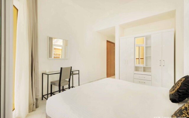 LUX - Binghatti Canal View Suite