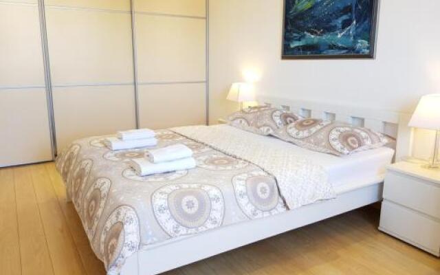 Apartment In Icici With Seaview Terrace Air Condition Wifi