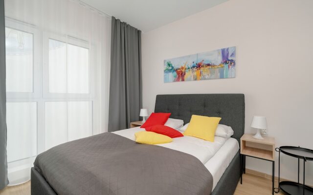 Old Market Square Studio by Renters
