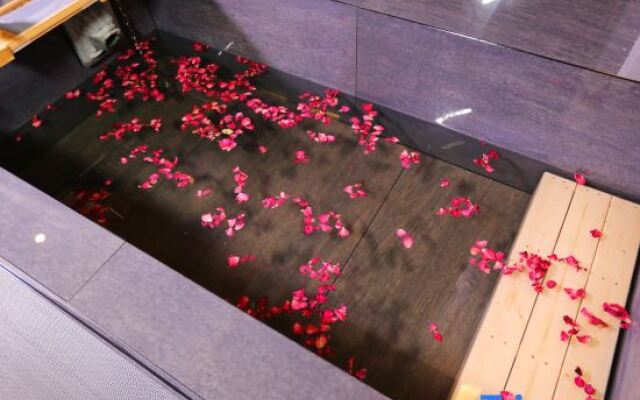 Zhuoyue Health Hot Spring Homestay