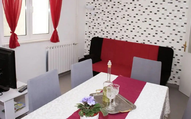 Buffalo - 150m From the Beach & Parking - A1