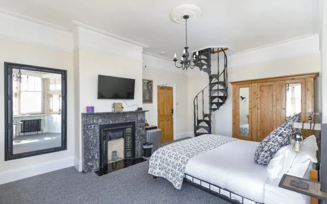 Apartment in Brighton Near Brighton Beach